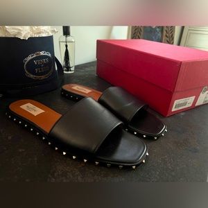Valentino Garavani Leather Rockstud Slides Sz 9.5